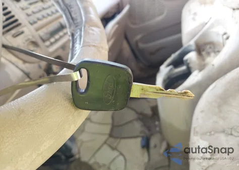 2002 Ford F-150 Lariat/Xlt из США, поврежденный, VIN 1FTRW08L22KA65184